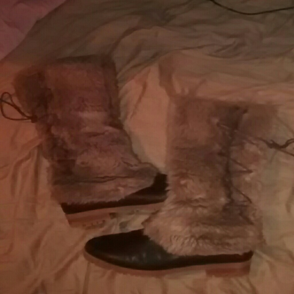 Knee high winter boots